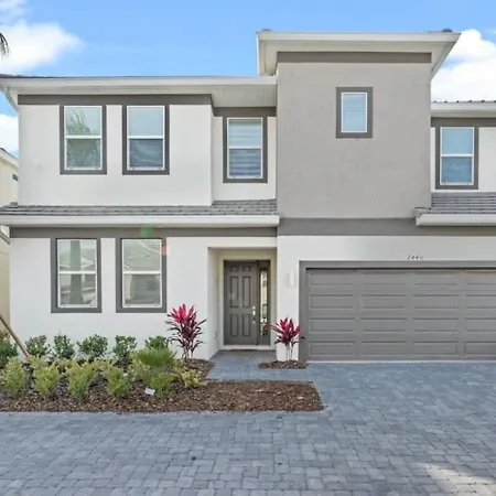 12 Bedrooms-11,5 Bathrooms-Veranda Palms 2440Rd